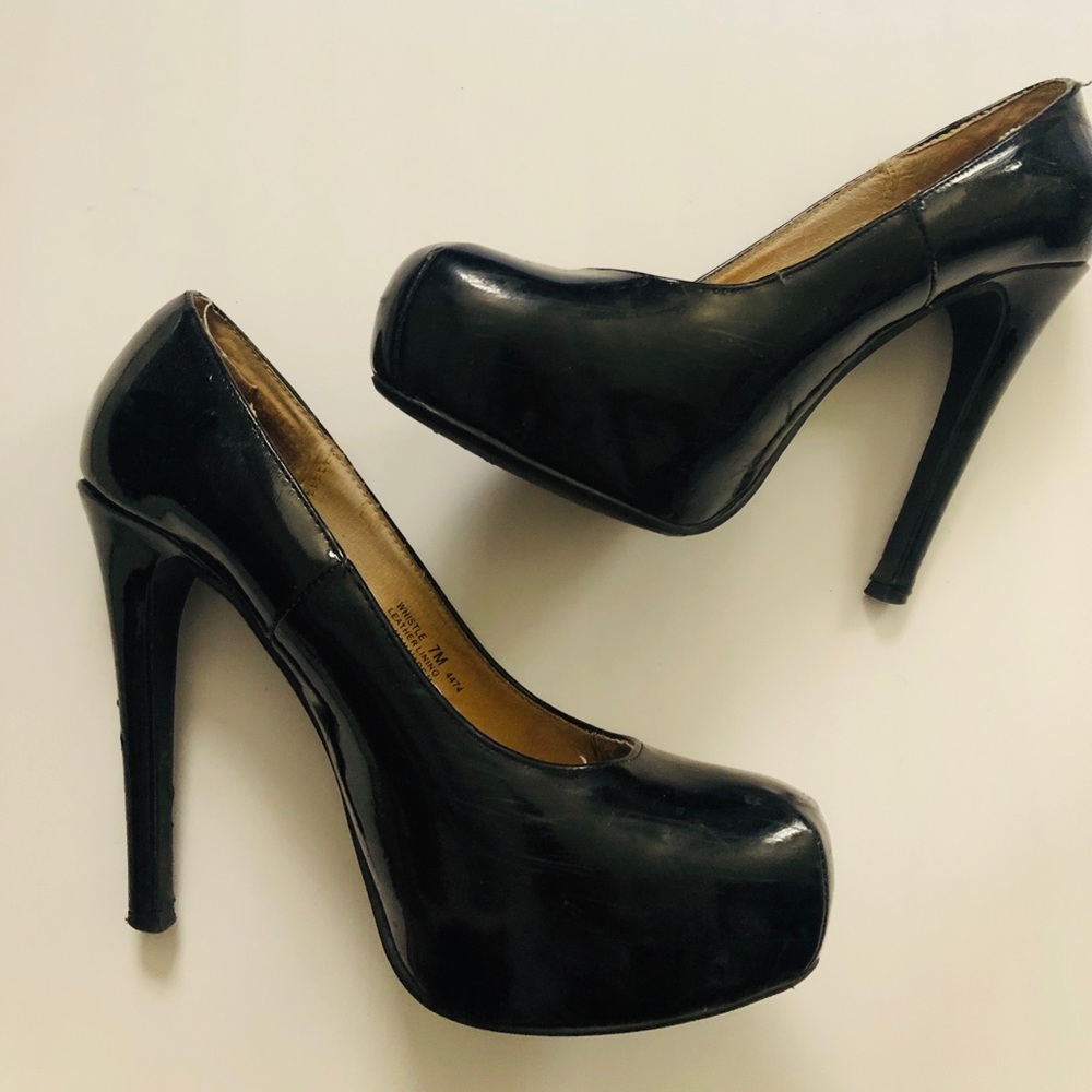 Chinese Laundry Black Patent Pumps Size 7.5